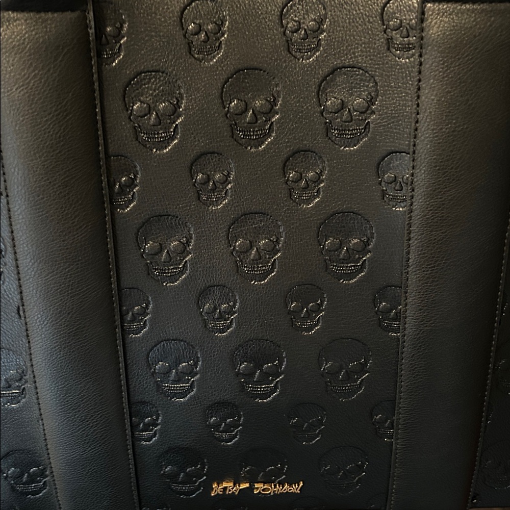 Betsey Johnson Black Embossed Skull Shoulder Bag - Picture 4 of 14
